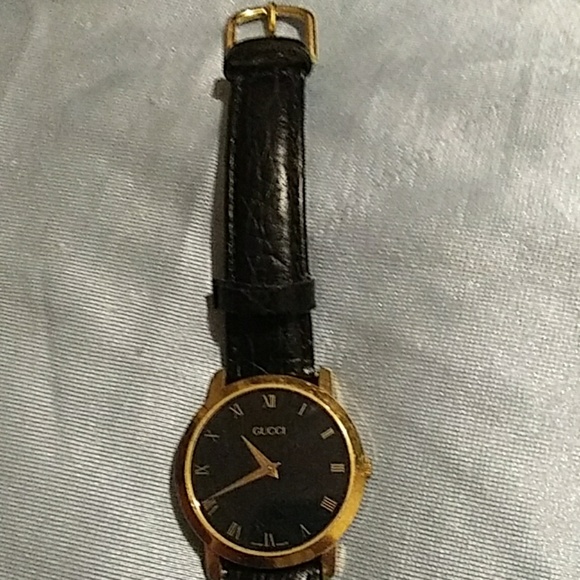 Gucci watch - Picture 1 of 5